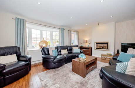 Property Bee - Turnstone End, Yateley, Hampshire, GU46
