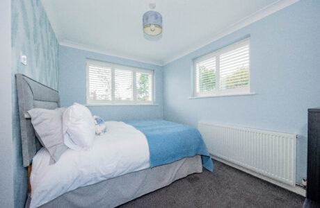 Property Bee - Turnstone End, Yateley, Hampshire, GU46