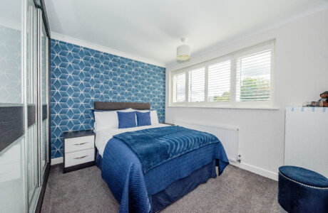 Property Bee - Turnstone End, Yateley, Hampshire, GU46