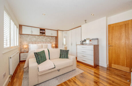 Property Bee - Turnstone End, Yateley, Hampshire, GU46
