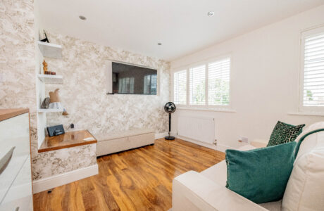 Property Bee - Turnstone End, Yateley, Hampshire, GU46