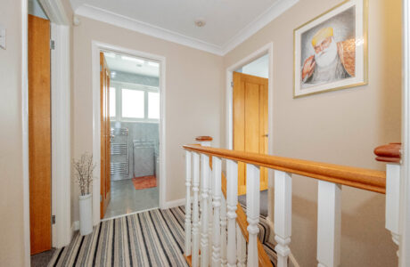 Property Bee - Turnstone End, Yateley, Hampshire, GU46