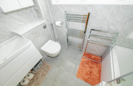 Property Bee - Turnstone End, Yateley, Hampshire, GU46