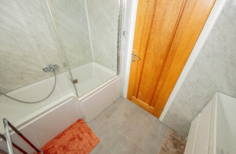 Property Bee - Turnstone End, Yateley, Hampshire, GU46
