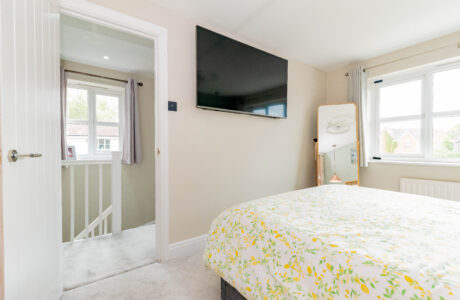 Property Bee - Rose Gardens, Farnborough, Hampshire, GU14