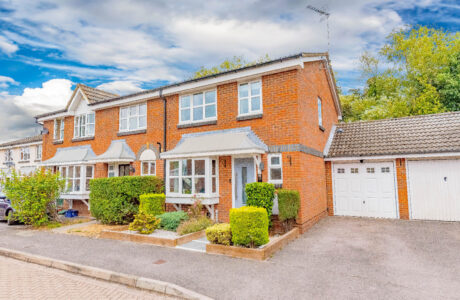 Property Bee - Rose Gardens, Farnborough, Hampshire, GU14