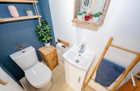 Property Bee - Minstead Drive, Yateley, Hampshire, GU46