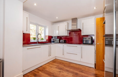 Property Bee - Minstead Drive, Yateley, Hampshire, GU46
