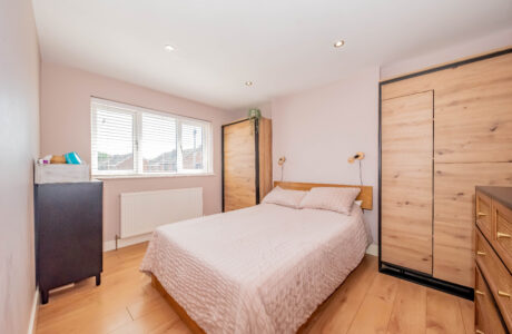 Property Bee - Minstead Drive, Yateley, Hampshire, GU46