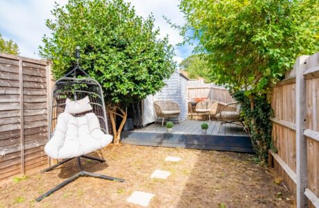 Property Bee - Hungerford Close, Sandhurst, Berkshire, GU47