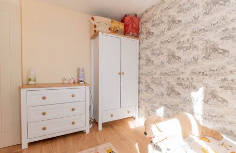 Property Bee - Cornfields, Yateley, Hampshire, GU46