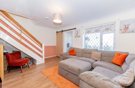 Property Bee - Cornfields, Yateley, Hampshire, GU46