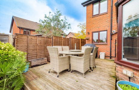 Property Bee - Ryves Avenue, Yateley, Hampshire, GU46