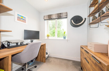 Property Bee - Ryves Avenue, Yateley, Hampshire, GU46