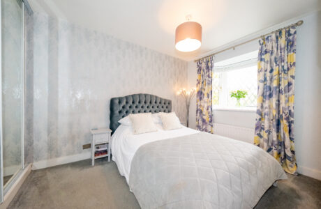 Property Bee - Ryves Avenue, Yateley, Hampshire, GU46