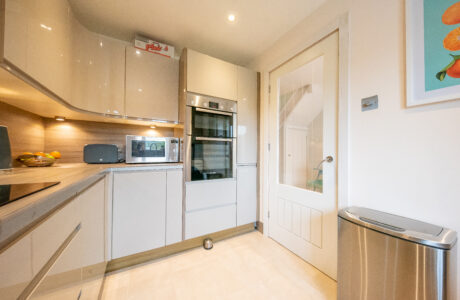 Property Bee - Ryves Avenue, Yateley, Hampshire, GU46