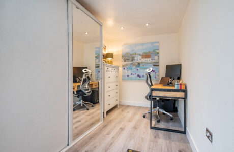 Property Bee - Ryves Avenue, Yateley, Hampshire, GU46